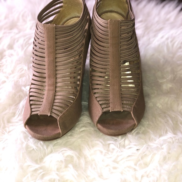 MIA Wedges - Picture 6 of 6